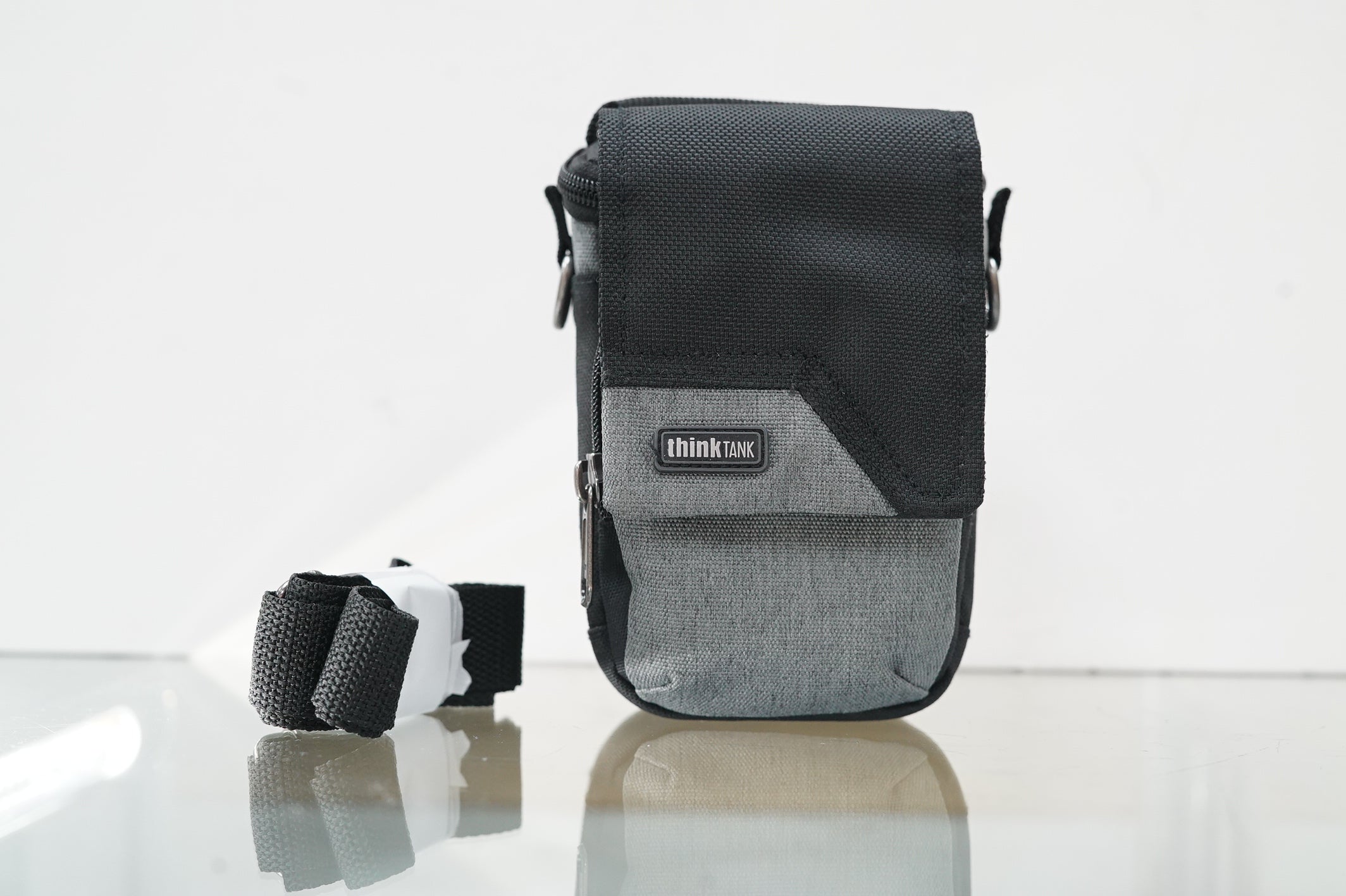 Think Tank Photo Mirrorless Mover 5 Shoulder Bag (Cool Gray), Used