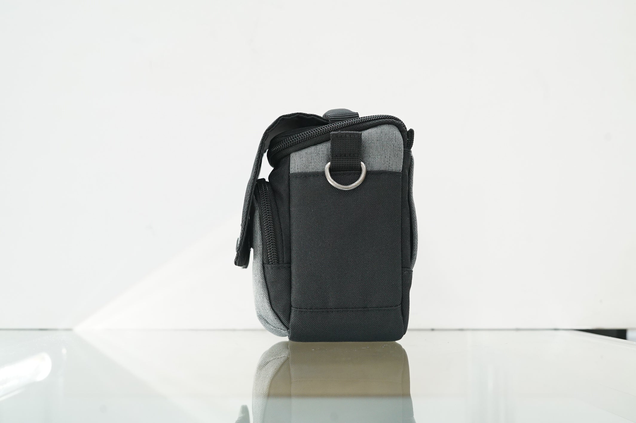 Think Tank Photo Mirrorless Mover 5 Shoulder Bag (Cool Gray), Used