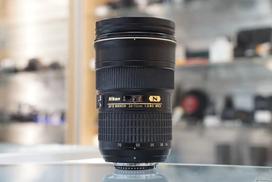 NIKON AFS2470F28-35859 AF-S NIKKOR 24-70mm f/2.8 G ED Autofocus IF Lens {77}, Used