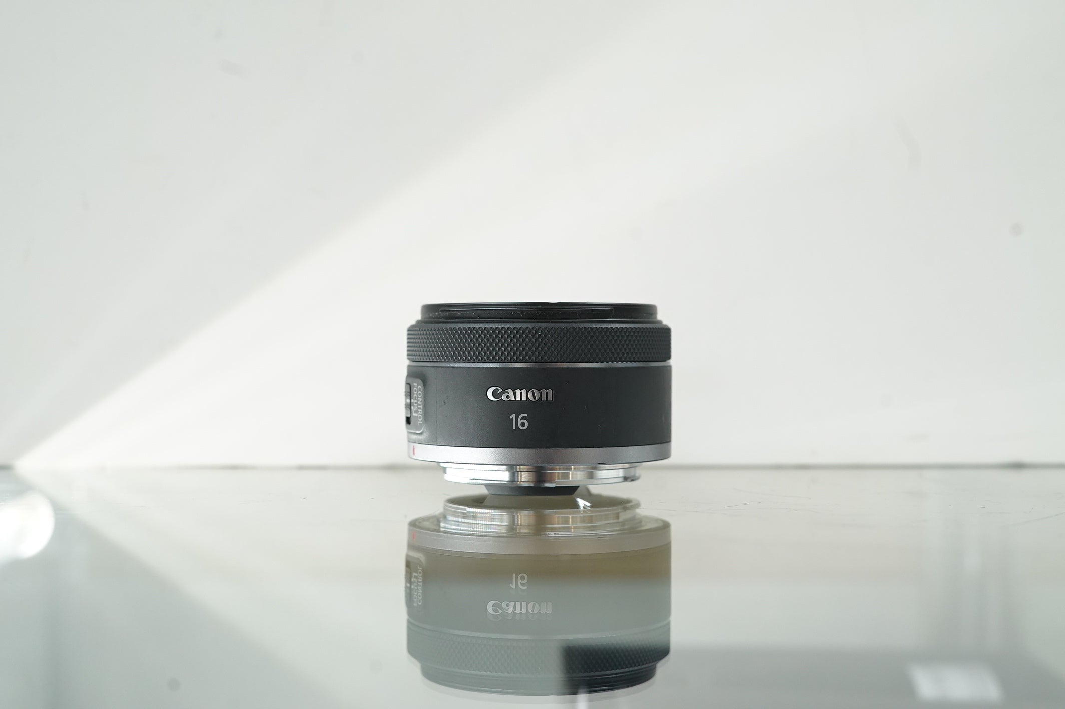 Canon RF 16mm f/2.8 STM Lens #05019, Used