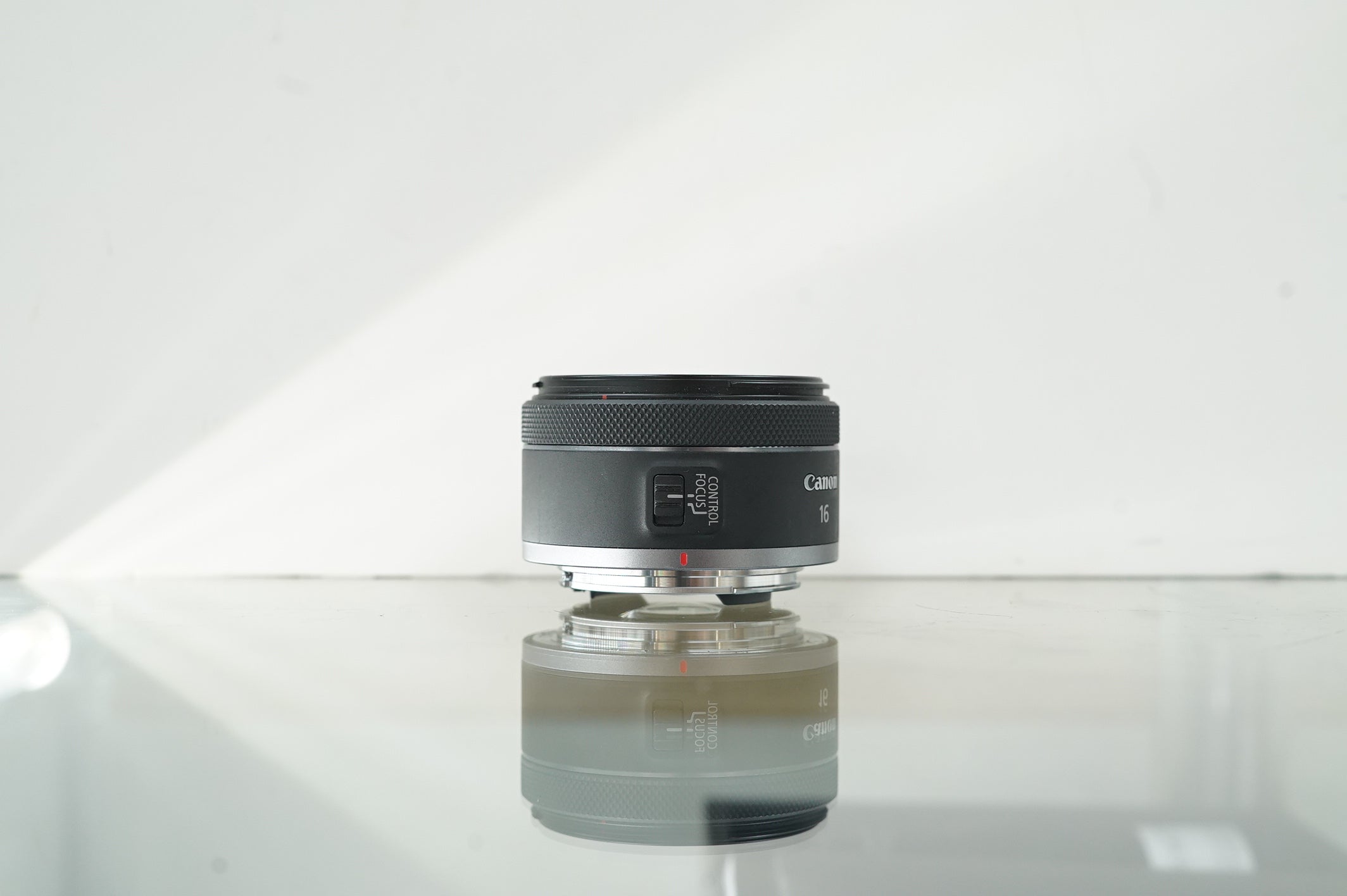 Canon RF 16mm f/2.8 STM Lens #05019, Used