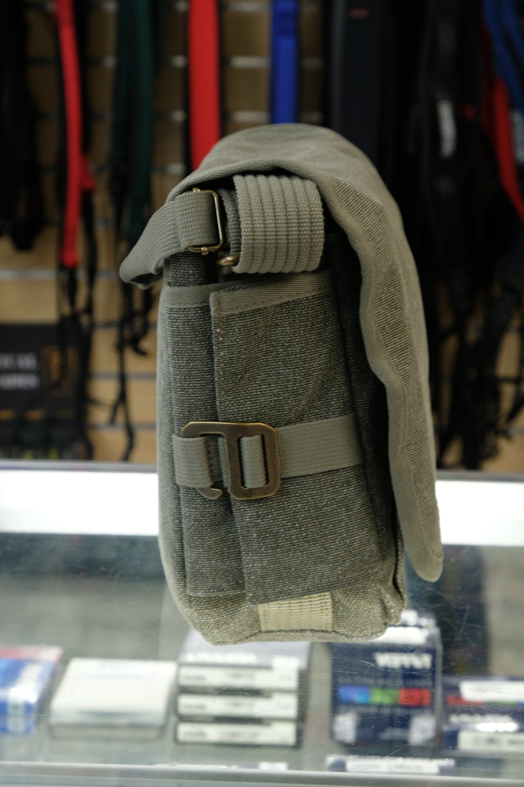 Think Tank 7M-54108 Shoulder Bag, Used - AVC photo video store