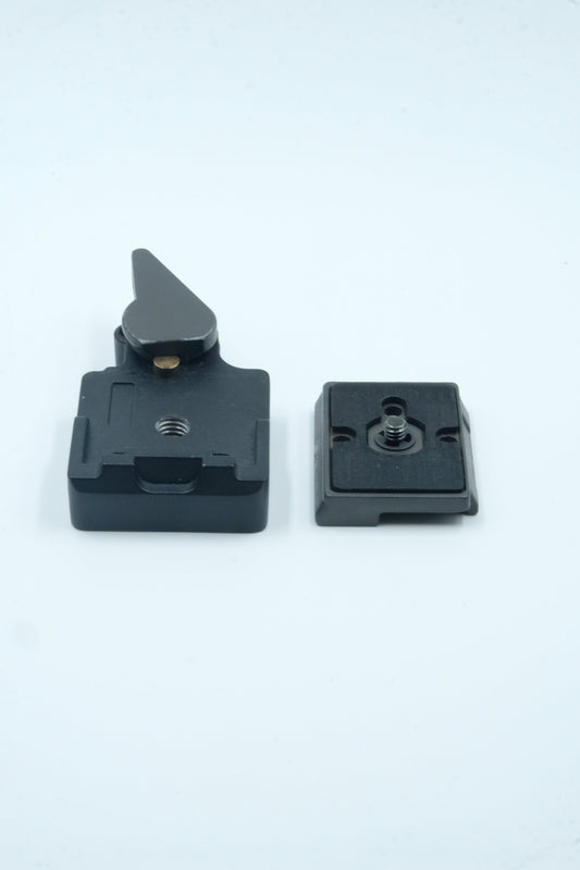 Manfrotto 323 RC2 System Quick Release Adapter with 200PL-14 Plate, Used - AVC photo video store