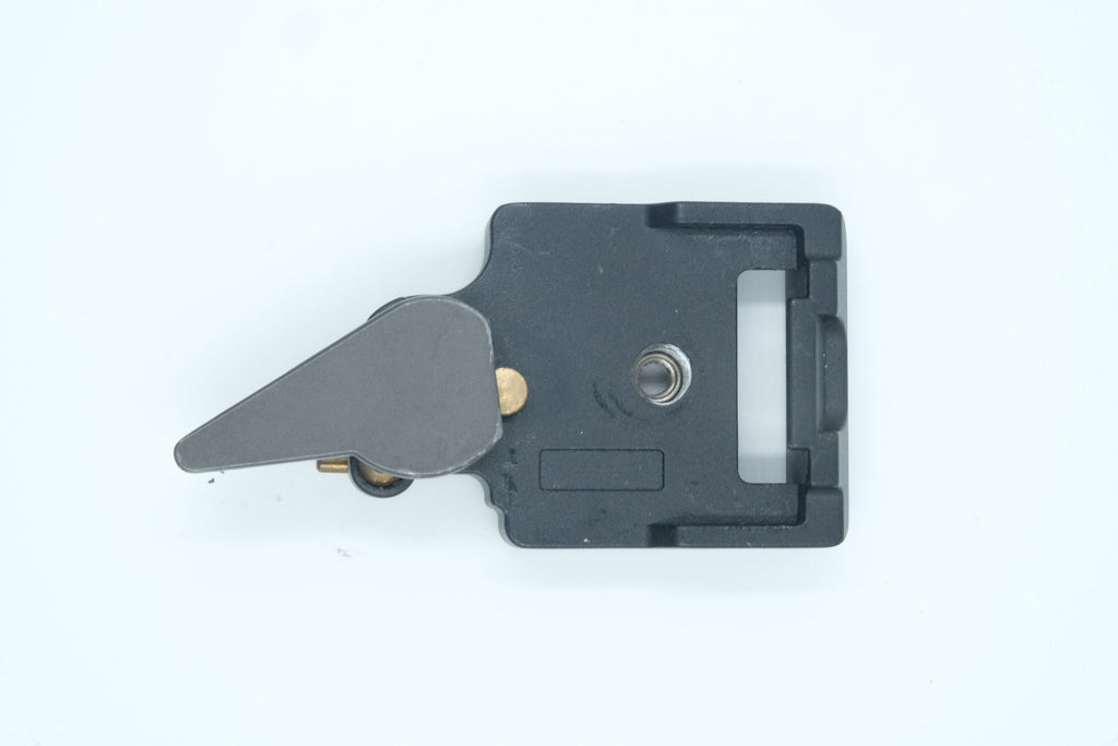 Manfrotto 323 RC2 System Quick Release Adapter with 200PL-14 Plate, Used - AVC photo video store