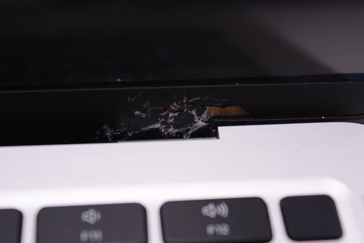 Apple MACBOOKAIRM1/0Q6L8 MacBook Air M1 8-Core CPU and 8-Core GPU 13" (Late 2020) 512GB SSD - Model A2337, Used (For Parts)