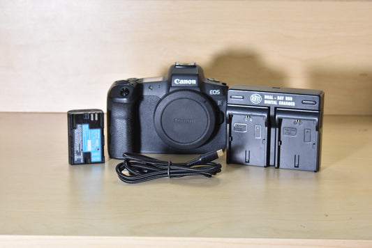 Canon EOSR-02364 EOS R Mirrorless Camera Body {30.3MP}, Used