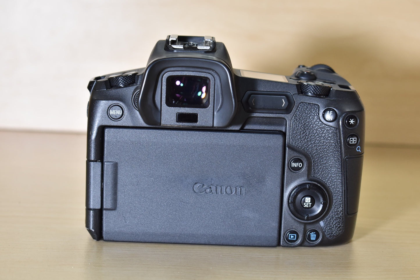 Canon EOSR-02364 EOS R Mirrorless Camera Body {30.3MP}, Used