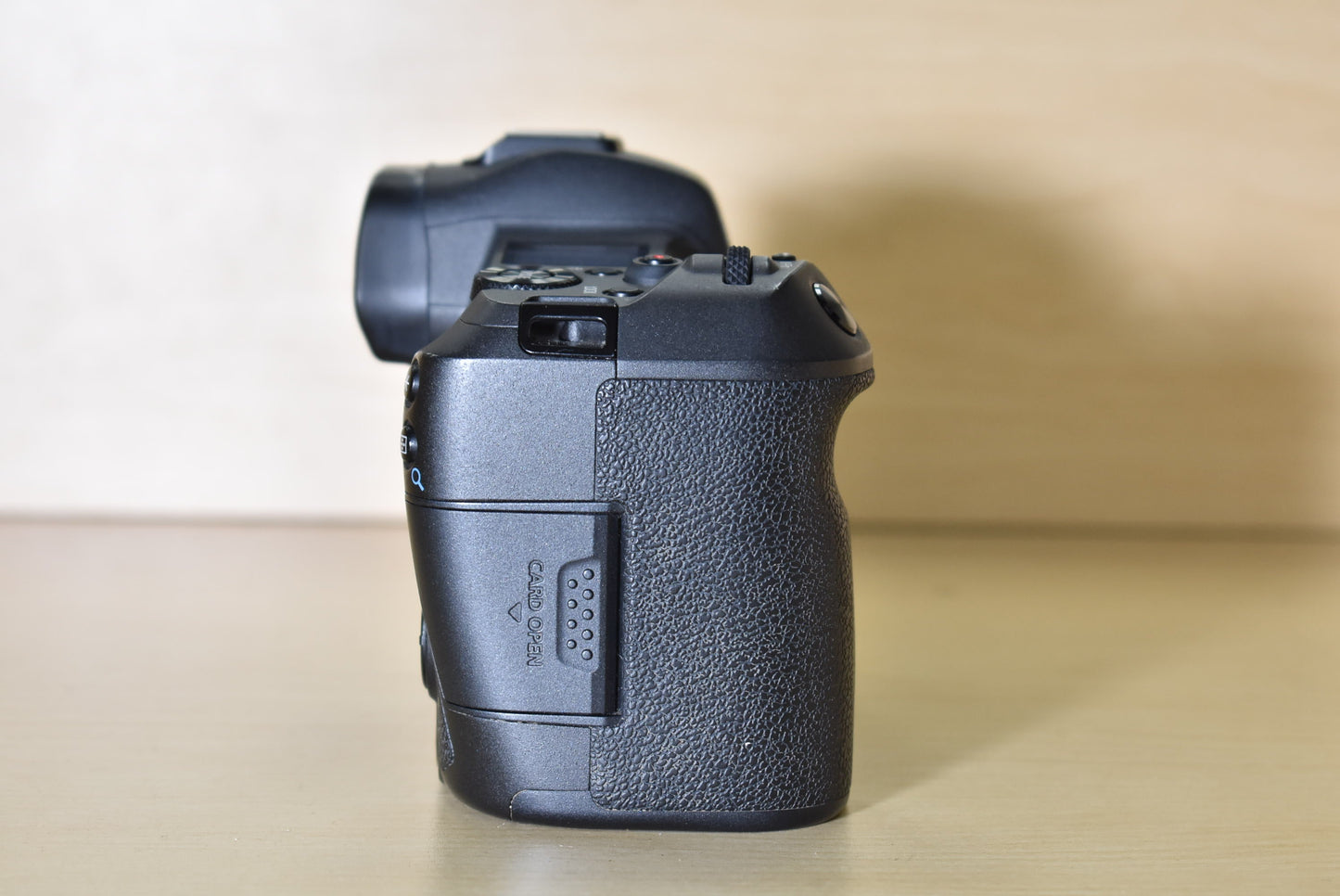 Canon EOSR-02364 EOS R Mirrorless Camera Body {30.3MP}, Used