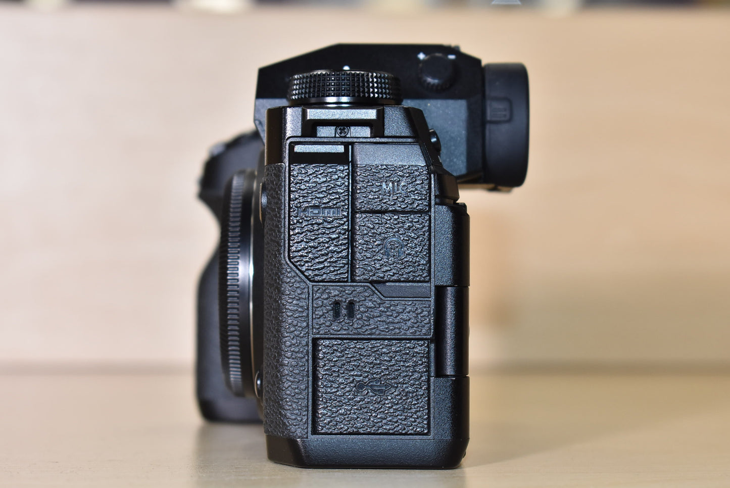 FUJIFILM XH2S-00380 X-H2S Mirrorless Camera Body, 26.1MP, Used