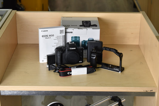 Canon EOSM50-15239 EOS M50 Mark II Mirrorless Camera Body, Used