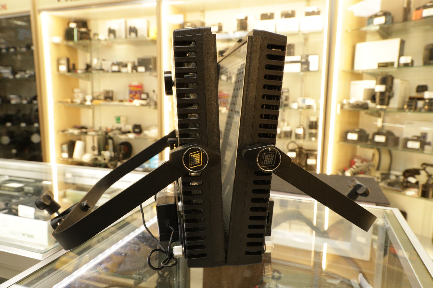 LITE PANELS LP15600K LP-1 5600k-Flood Light Panel Set, Used