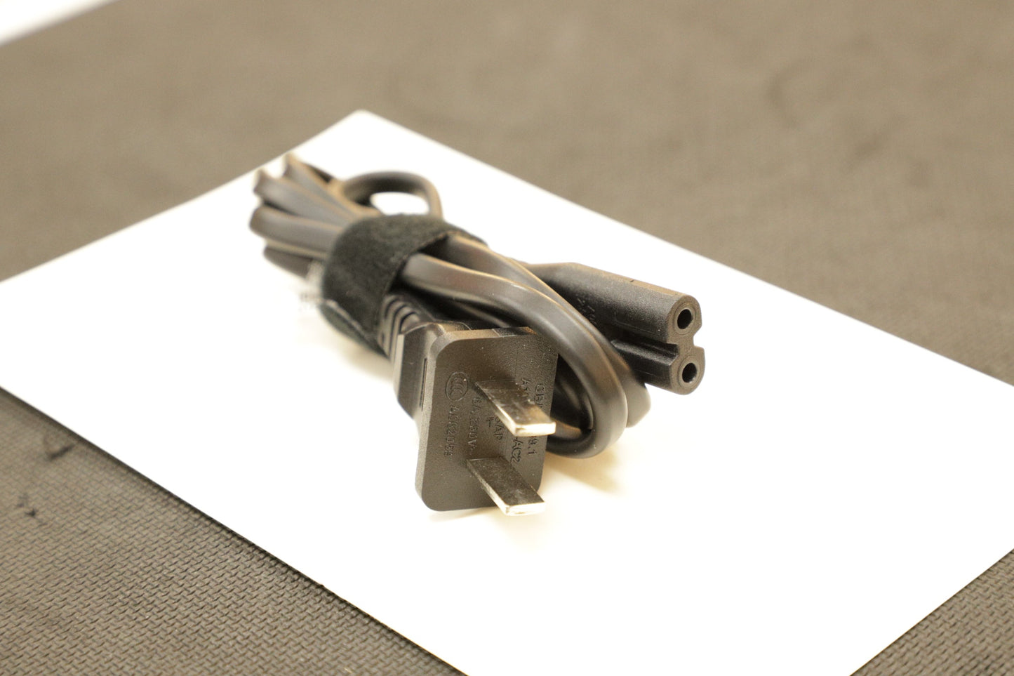 Vidpro Dual-Bay LCD AC/DC Battery Charger W/2 Power2000 NP-F750/770 Battery Packs, Used