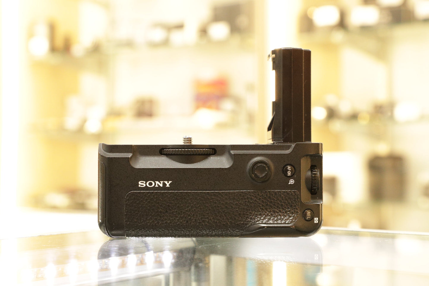 Sony A7RIII-3410986 a7R III Mirrorless Camera Body + VG-C3EM, Black (42.4MP), Used