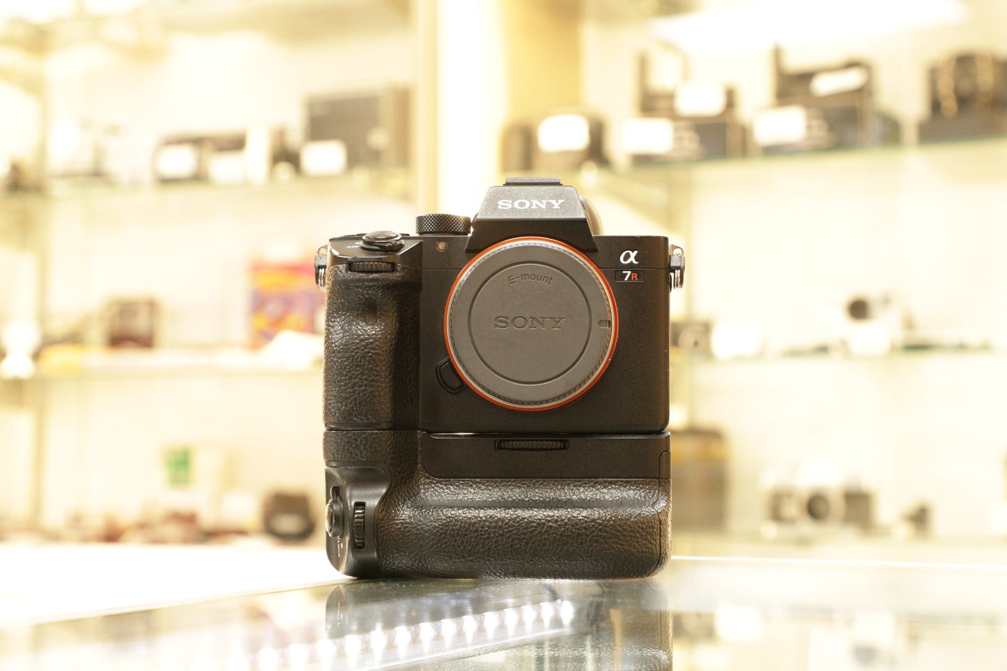 Sony A7RIII-3410986 a7R III Mirrorless Camera Body + VG-C3EM, Black (42.4MP), Used