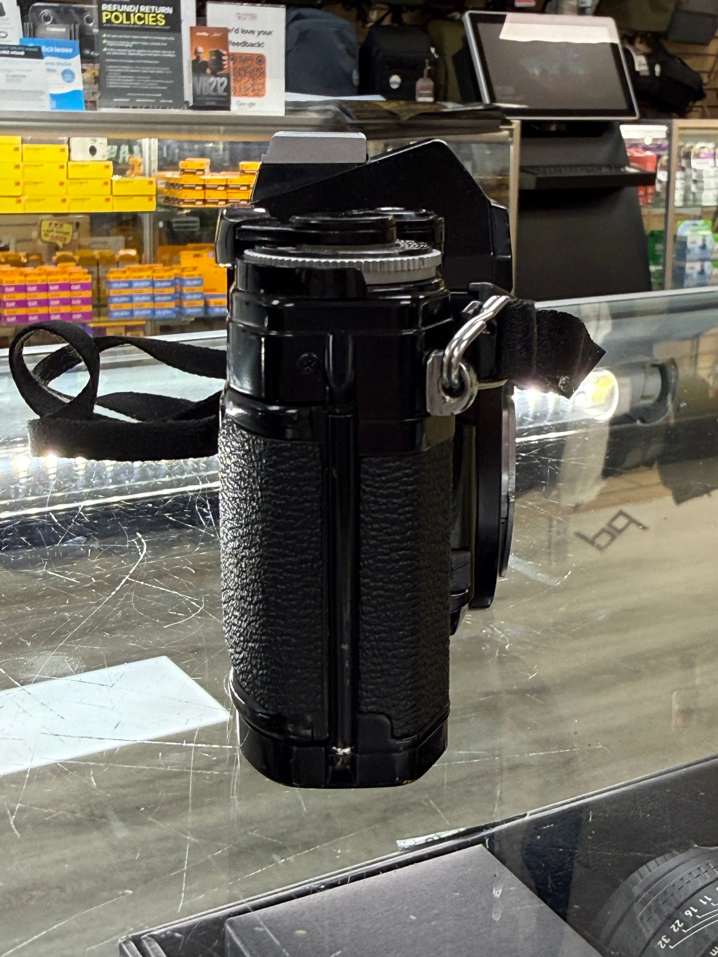 Canon AE1-50F14-16564 AE-1 35mm Film Camera (Black) W/FD 50mm f/1.4 S.S.C. Lens, Used CANON