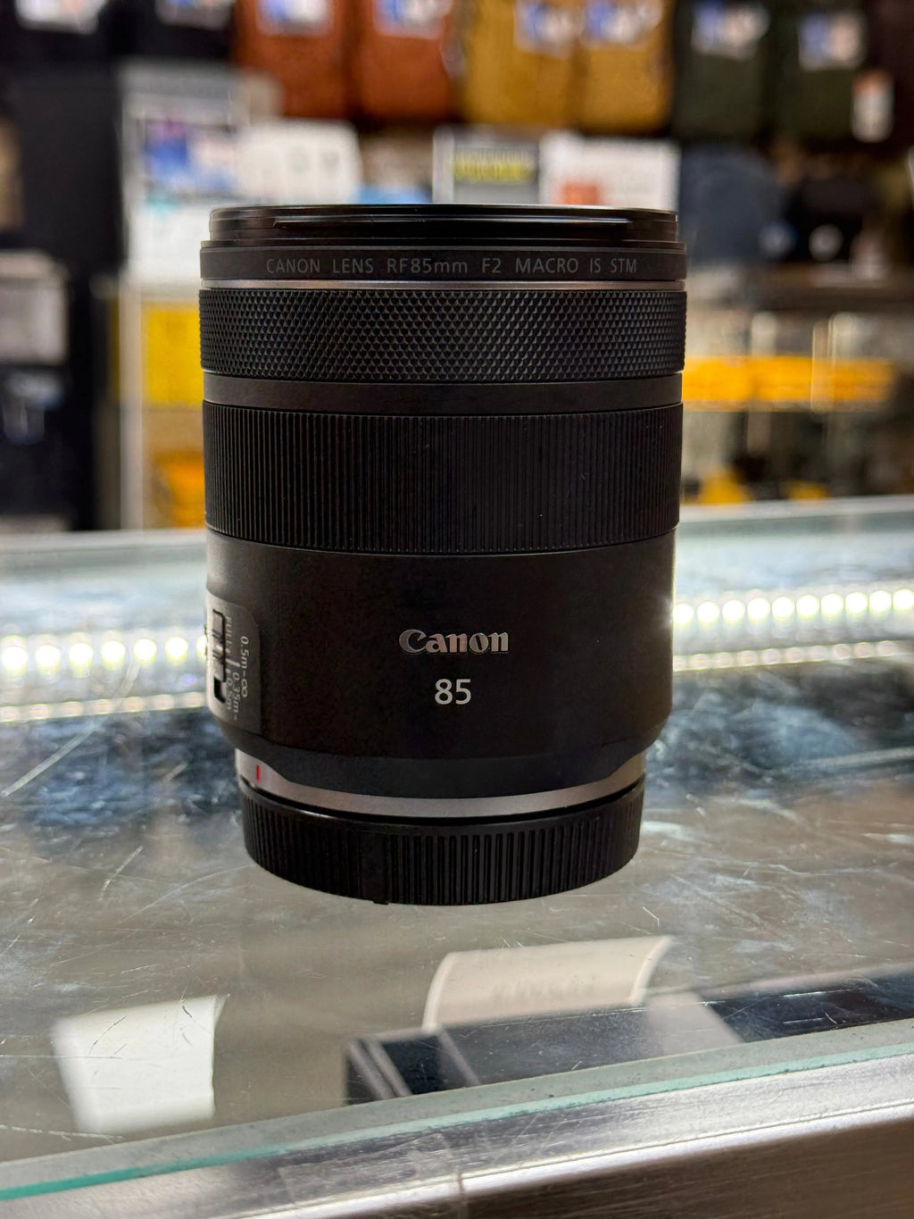 CANON 85F2-00647 RF 85mm f/2 Lens, Used CANON
