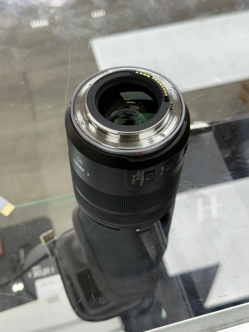 CANON 85F2-00647 RF 85mm f/2 Lens, Used CANON