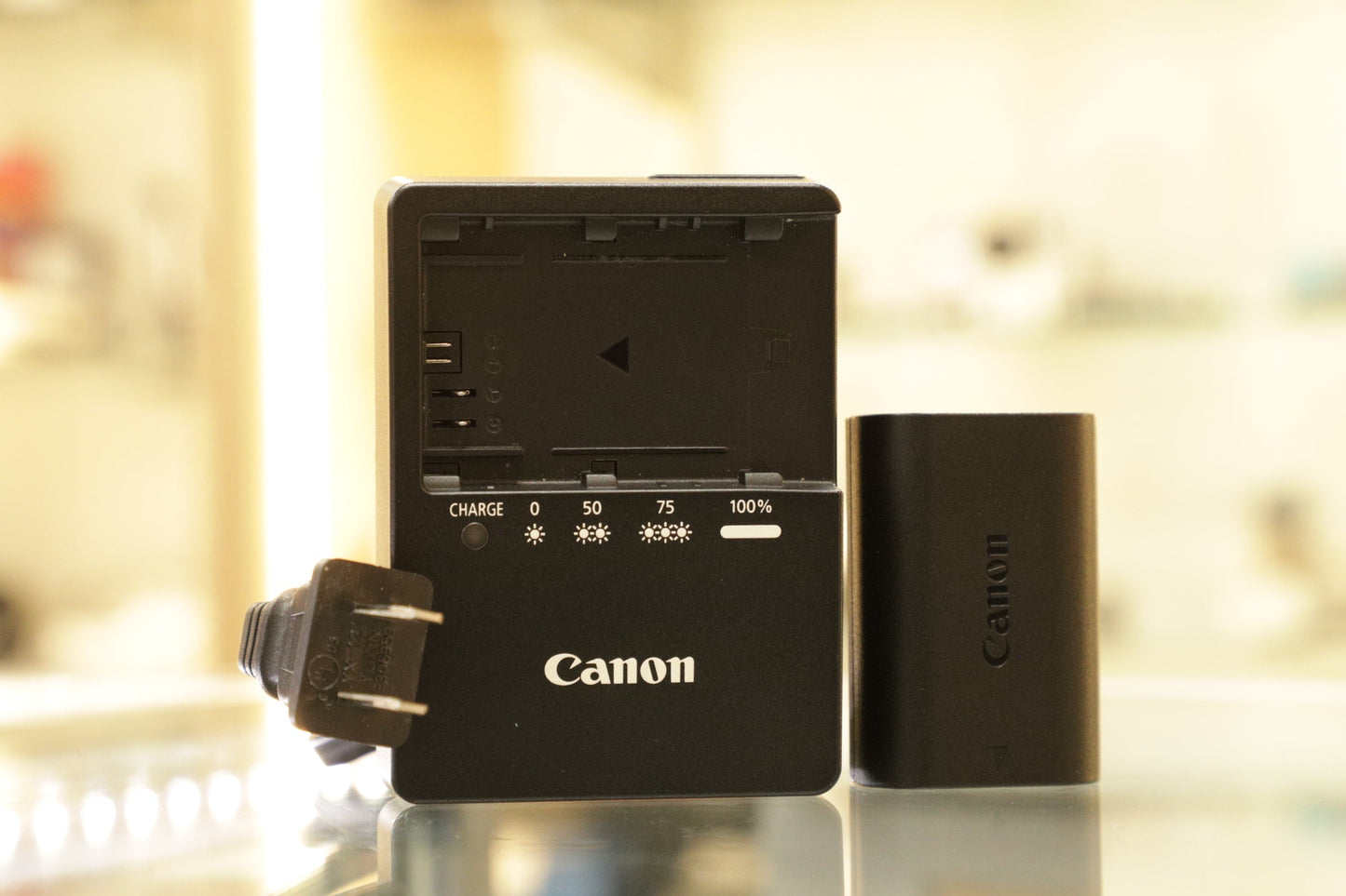 Canon EOS90DKIT-00952 EOS 90D DSLR Camera Body (32.5MP) W/18-55MM Lens, Used