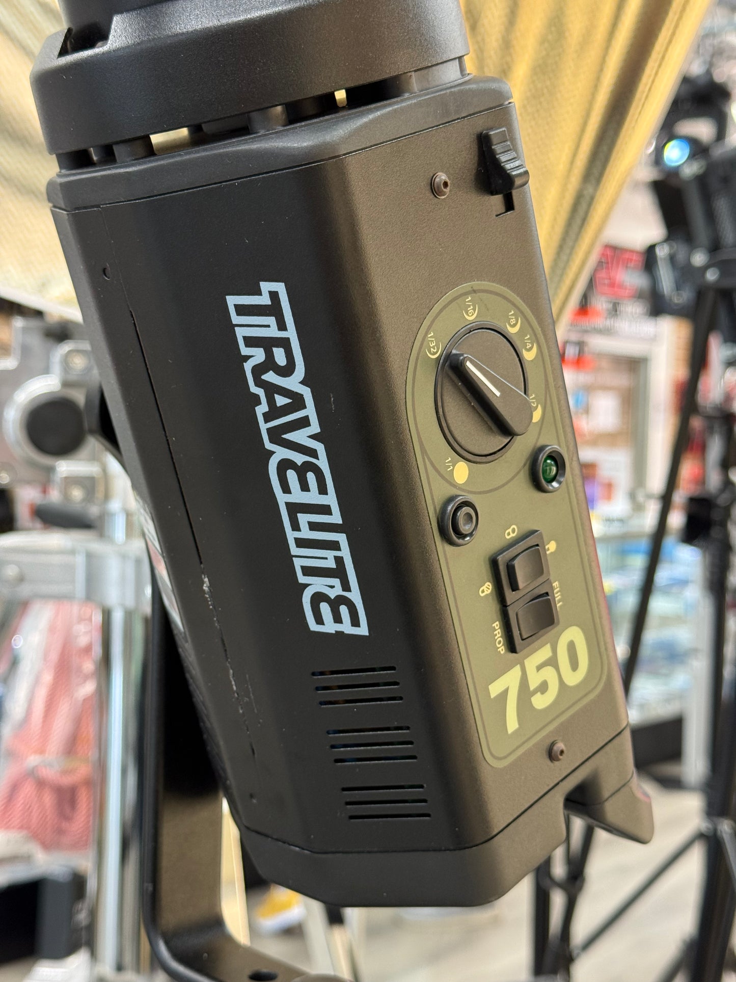 Calumet Travelite 750 Monolight Set of 2 #G0869/J0510, Used