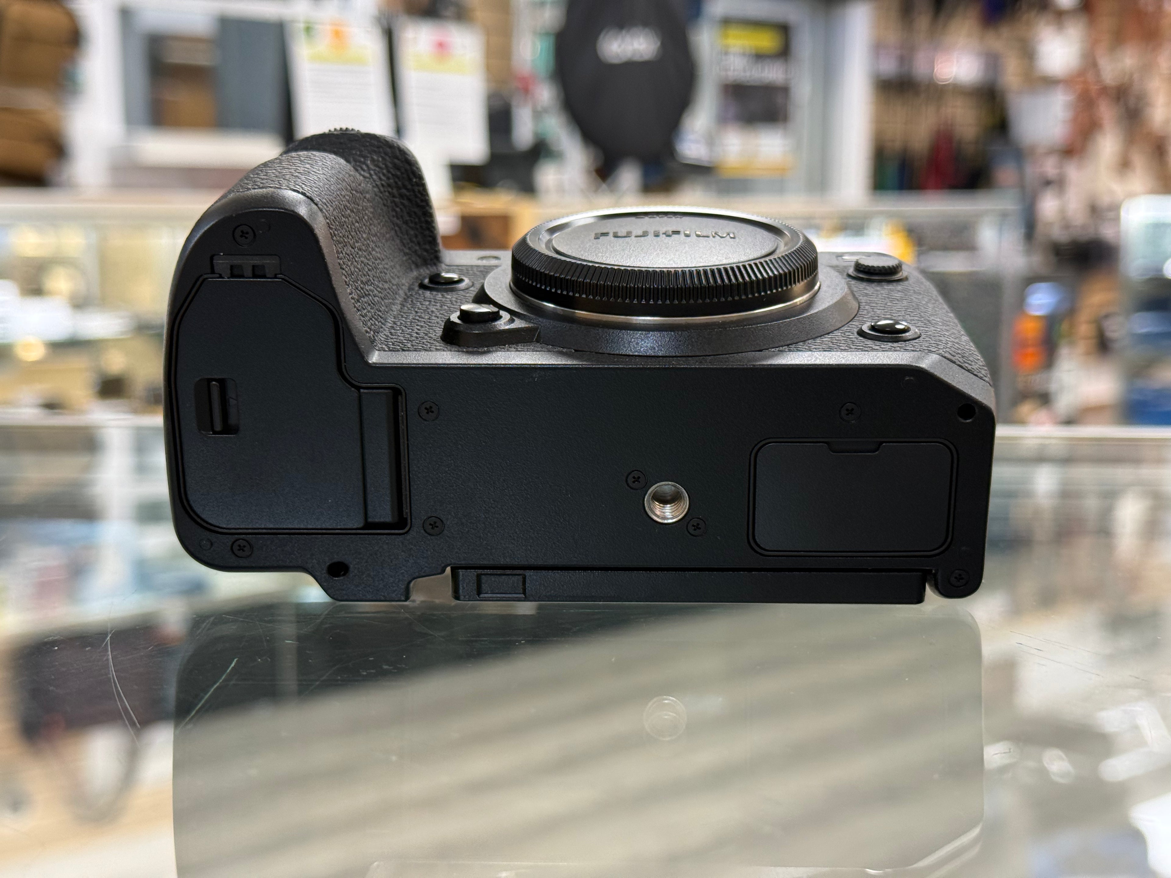FUJIFILM X-H2S Mirrorless Camera w/ FUJIFILM VG-XH Vertical Battery Grip #00898, Used