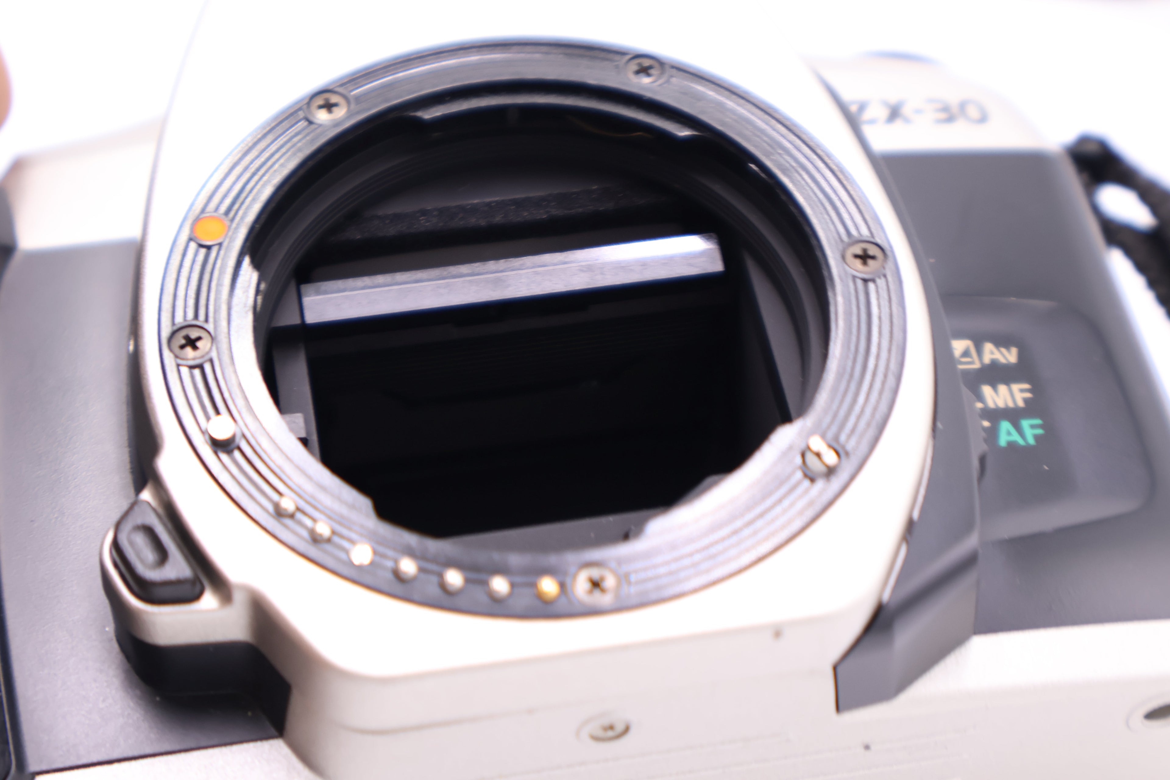 Pentax ZX-30-91155 Camera Body, Used (FOR PARTS) - AVC photo video store