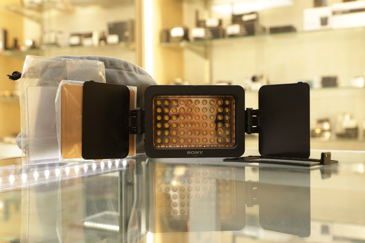 SONY HVLLE1-90146 LED Battery Video Light HVL-LE1, Used