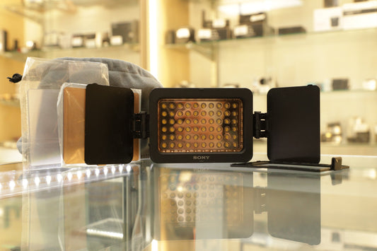 SONY HVLLE1-90146 LED Battery Video Light HVL-LE1, Used