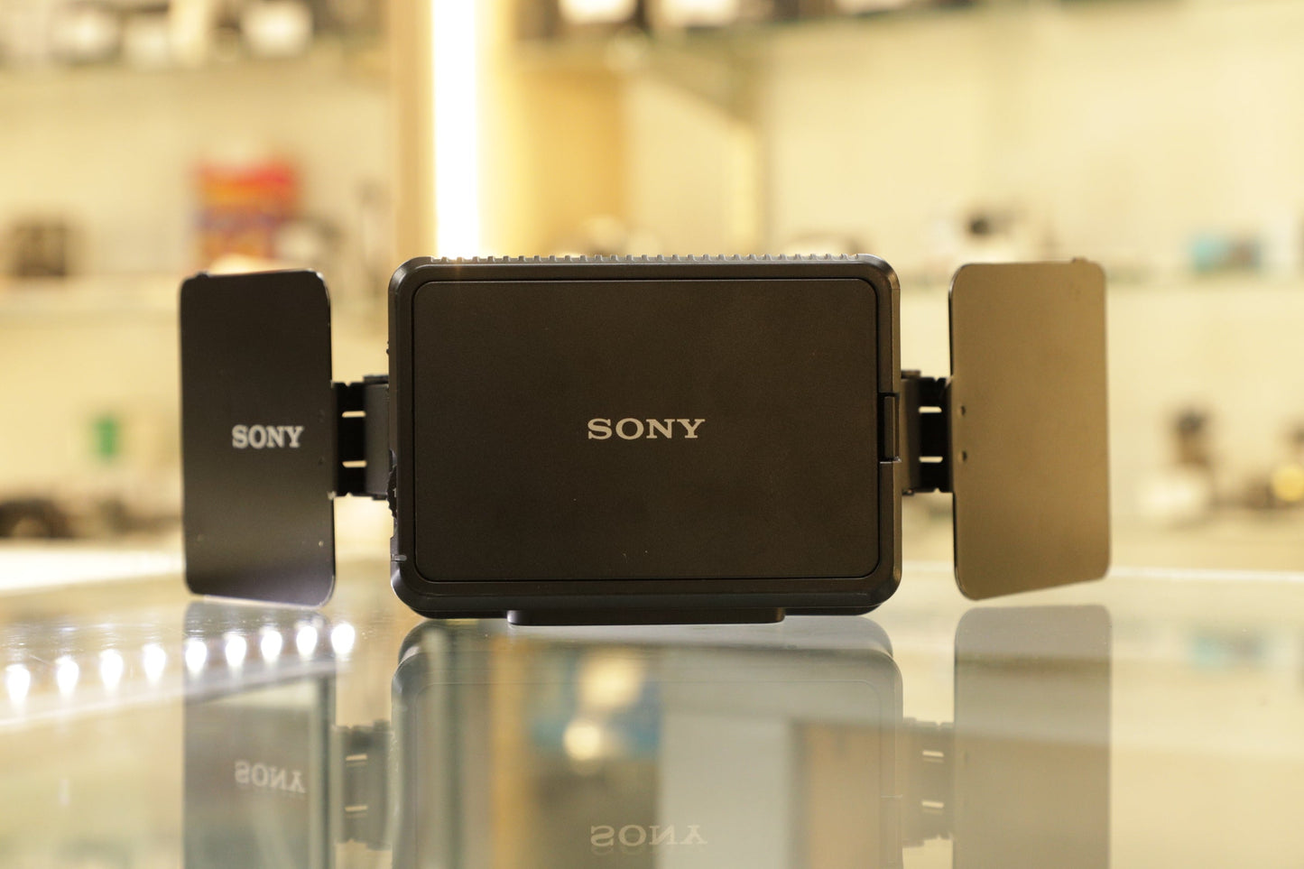 SONY HVLLE1-90146 LED Battery Video Light HVL-LE1, Used