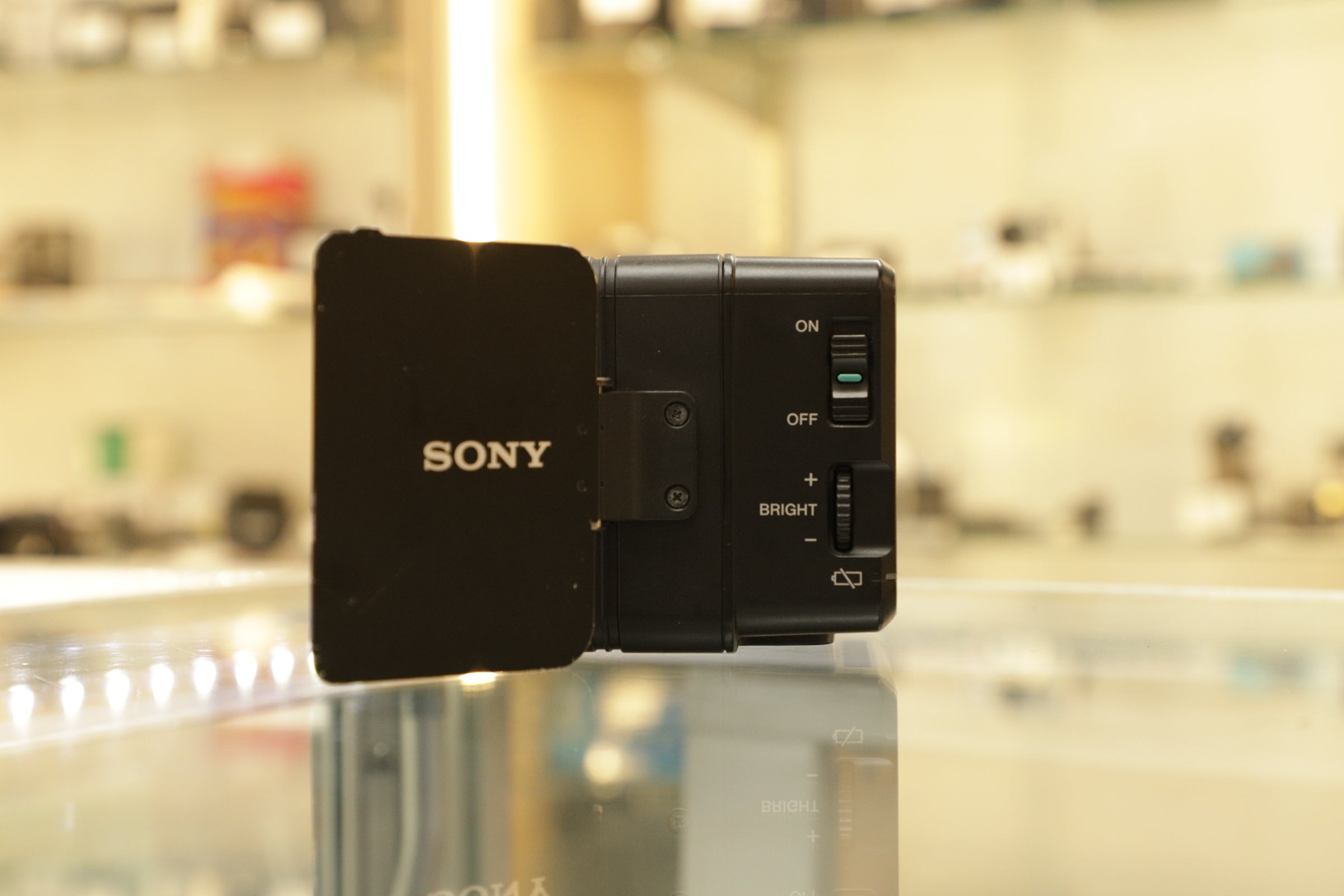 SONY HVLLE1-90146 LED Battery Video Light HVL-LE1, Used