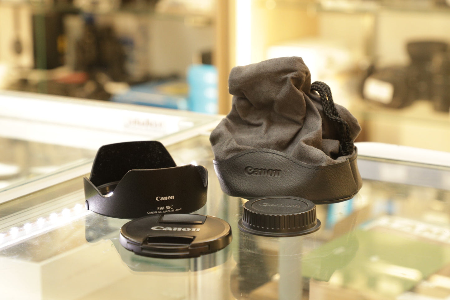 Canon EF2470F28II-07393 24-70mm f/2.8 L II USM EF Mount Lens (82), Used