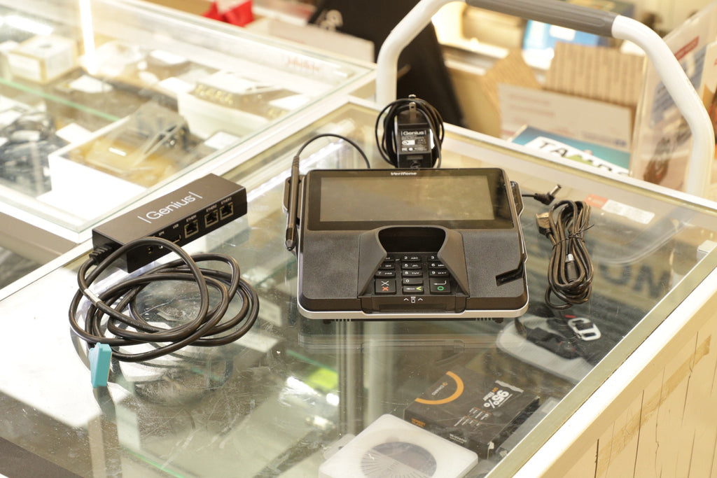 VERIFONE MX925-30435 VeriFone MX925 Payment Terminal w/Proprietary Genius Graphics-Tablet I/O Cable, Used - AVC photo video store