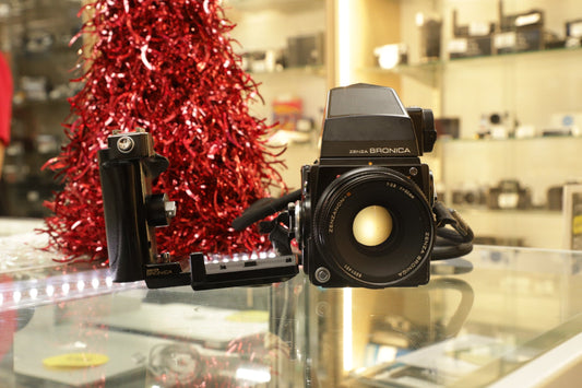 ZENZA BRONICASQ-80F28-07140 BRONICA SQ 80mm w/ Grip + Eye-level Viewfinder, Used