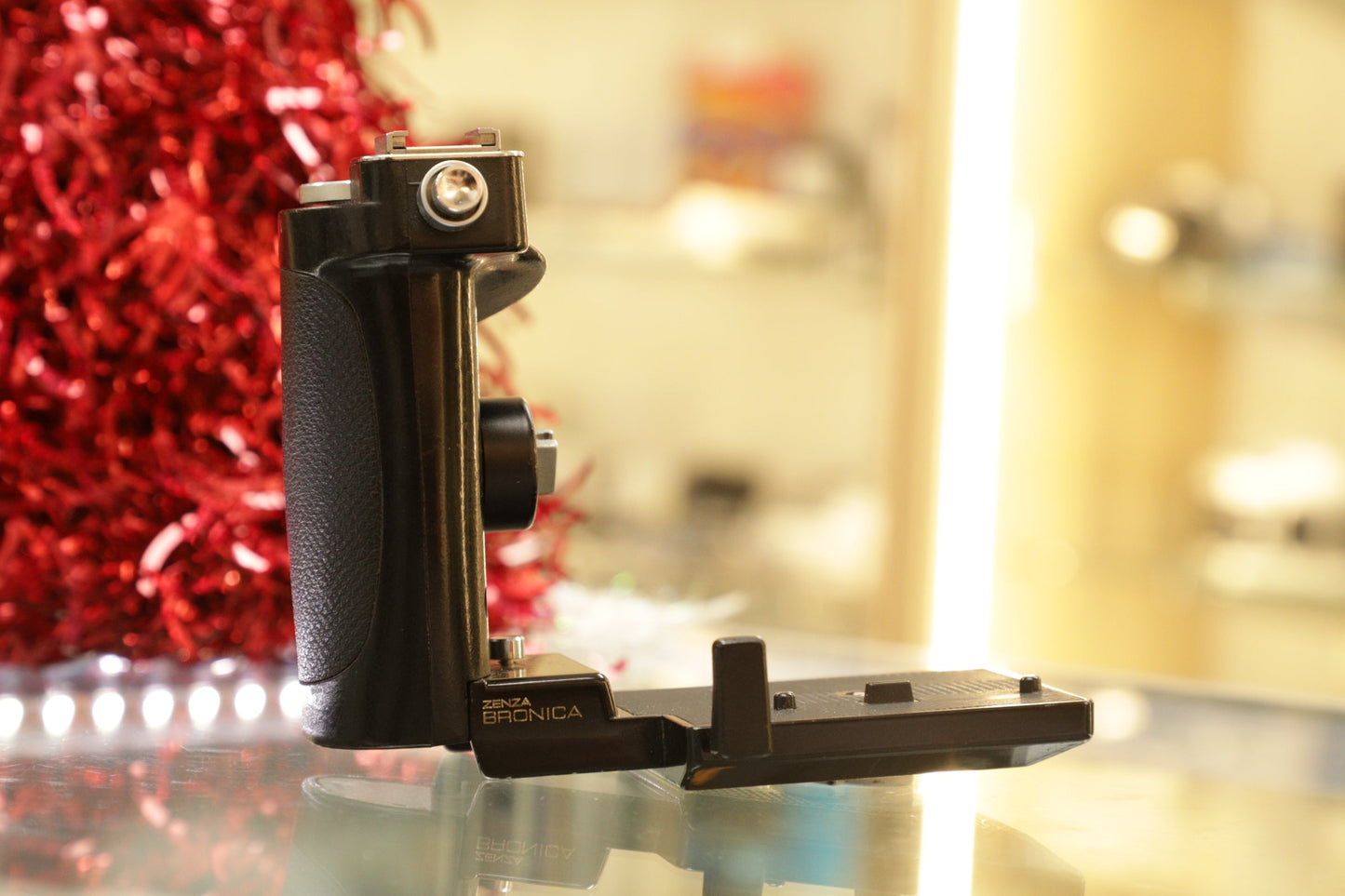 ZENZA BRONICASQ-80F28-07140 BRONICA SQ 80mm w/ Grip + Eye-level Viewfinder, Used