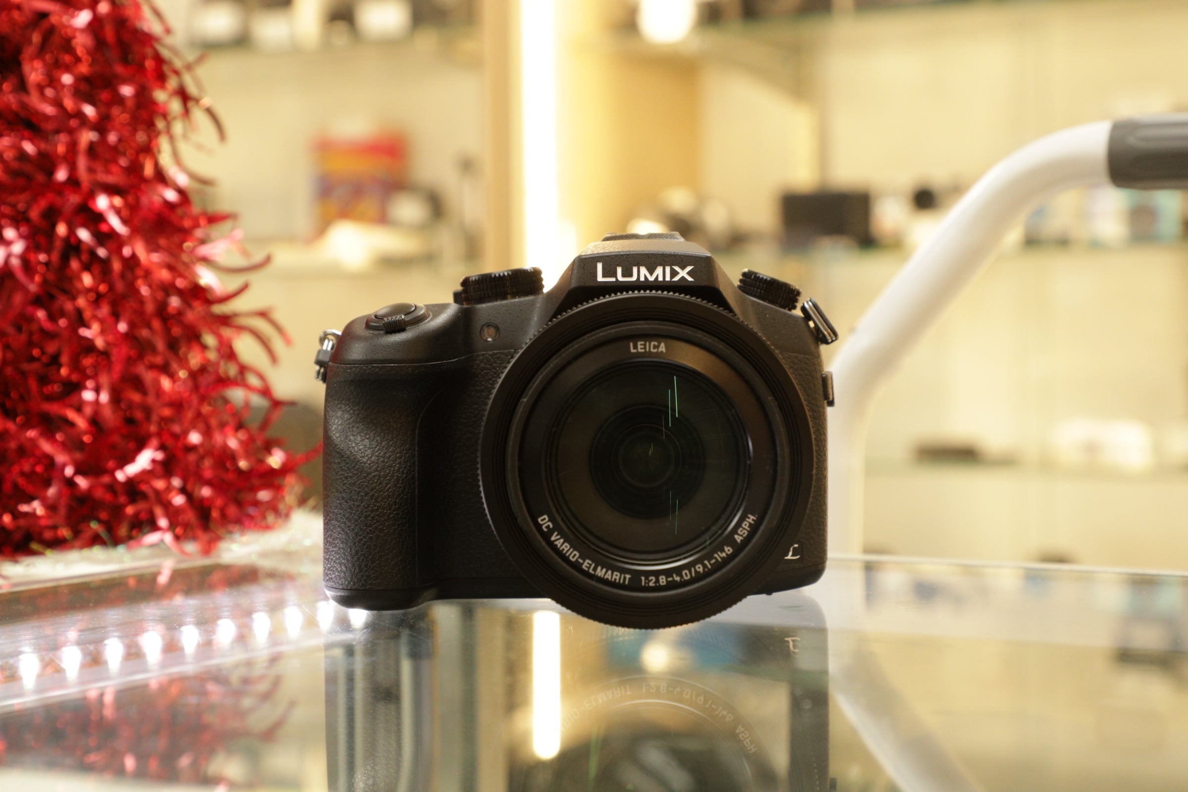 Panasonic DMCFZ1000-01459 Lumix DMC-FZ1000 w/25-400 Lens, Used - AVC photo video store