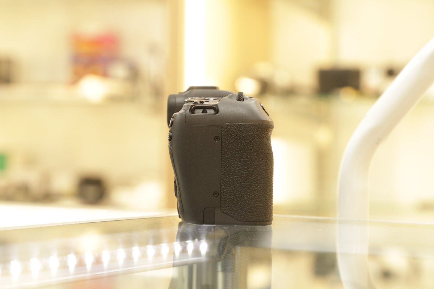 CANON EOSRP-02979 Canon EOS RP Mirrorless Camera Body {26.2MP}, Used