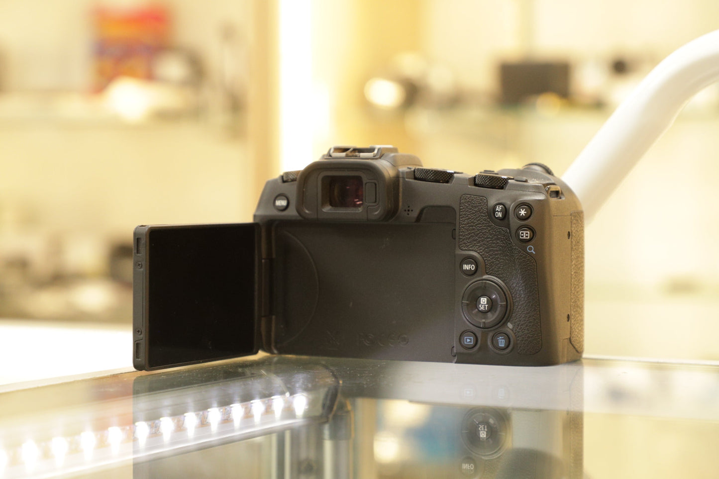 CANON EOSRP-02979 Canon EOS RP Mirrorless Camera Body {26.2MP}, Used