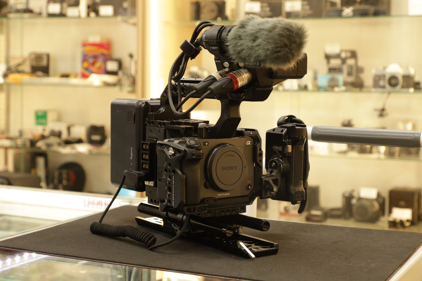 Sony FX3CINEBACK-3422523 FX3 Mirrorless Cinema Camera with CineBack Rig, Used