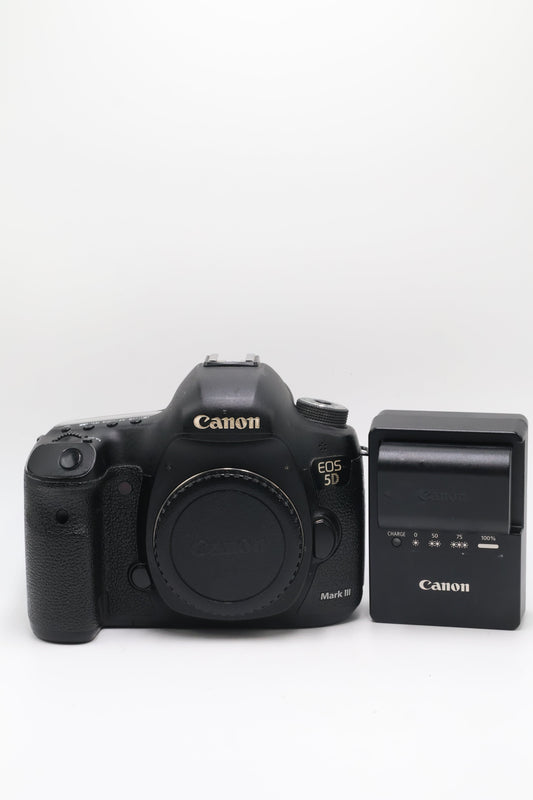 Canon EOS5DIII-05580 EOS 5D Mark III DSLR Camera Body Only, Used