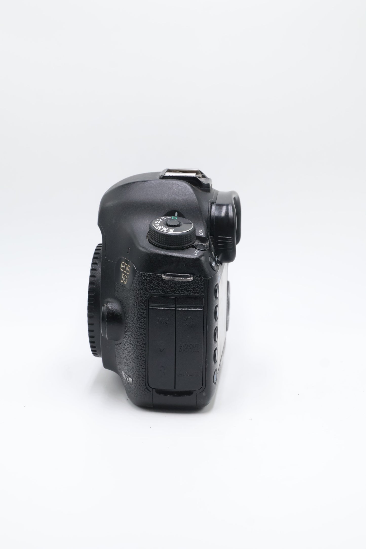 Canon EOS5DIII-05580 EOS 5D Mark III DSLR Camera Body Only, Used