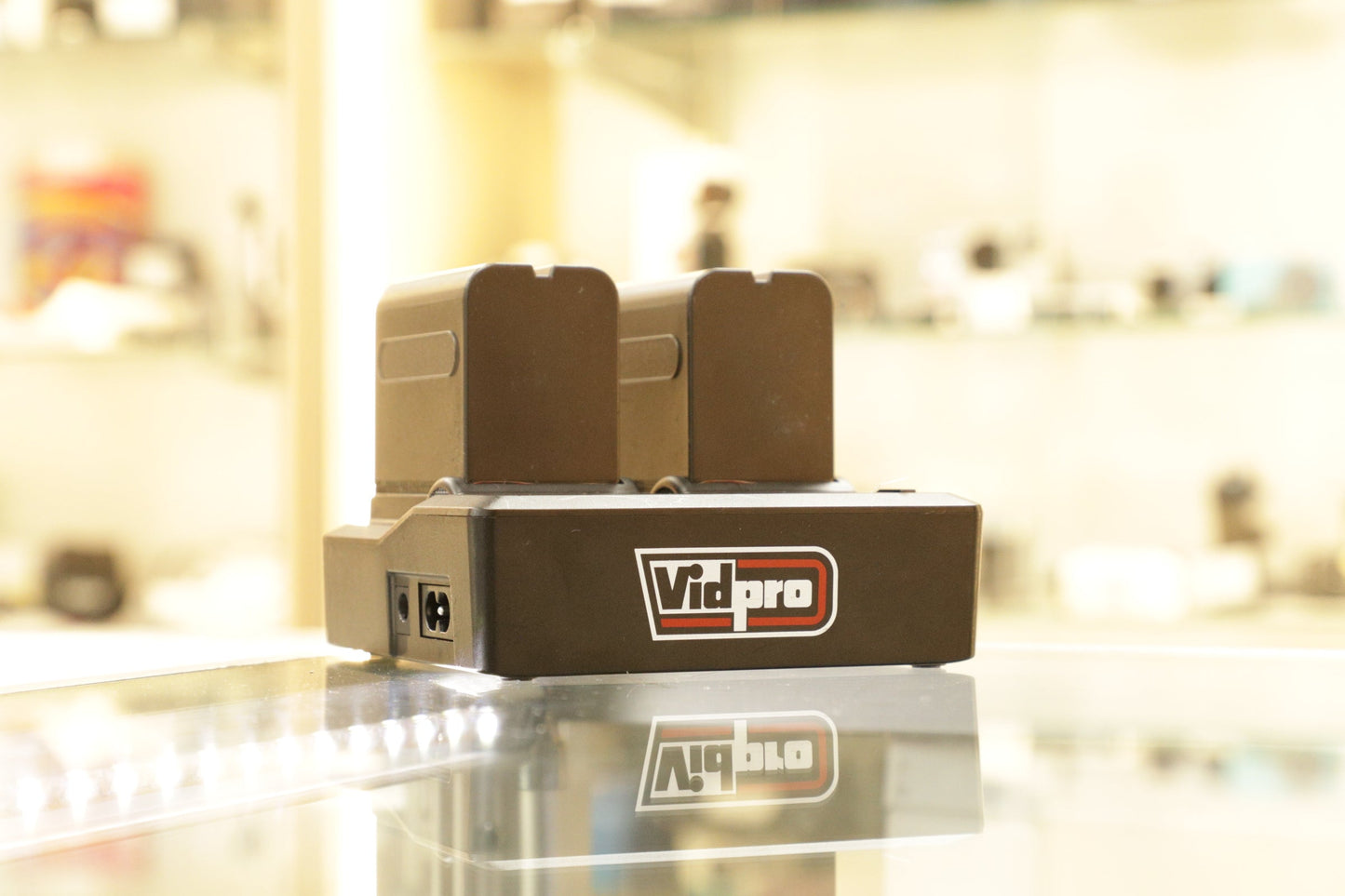 Vidpro Dual-Bay LCD AC/DC Battery Charger W/2 Power2000 NP-F750/770 Battery Packs, Used