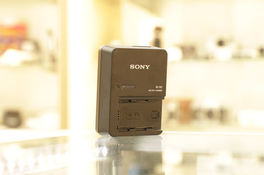 Sony BC-QZ1 Battery Charger, Used