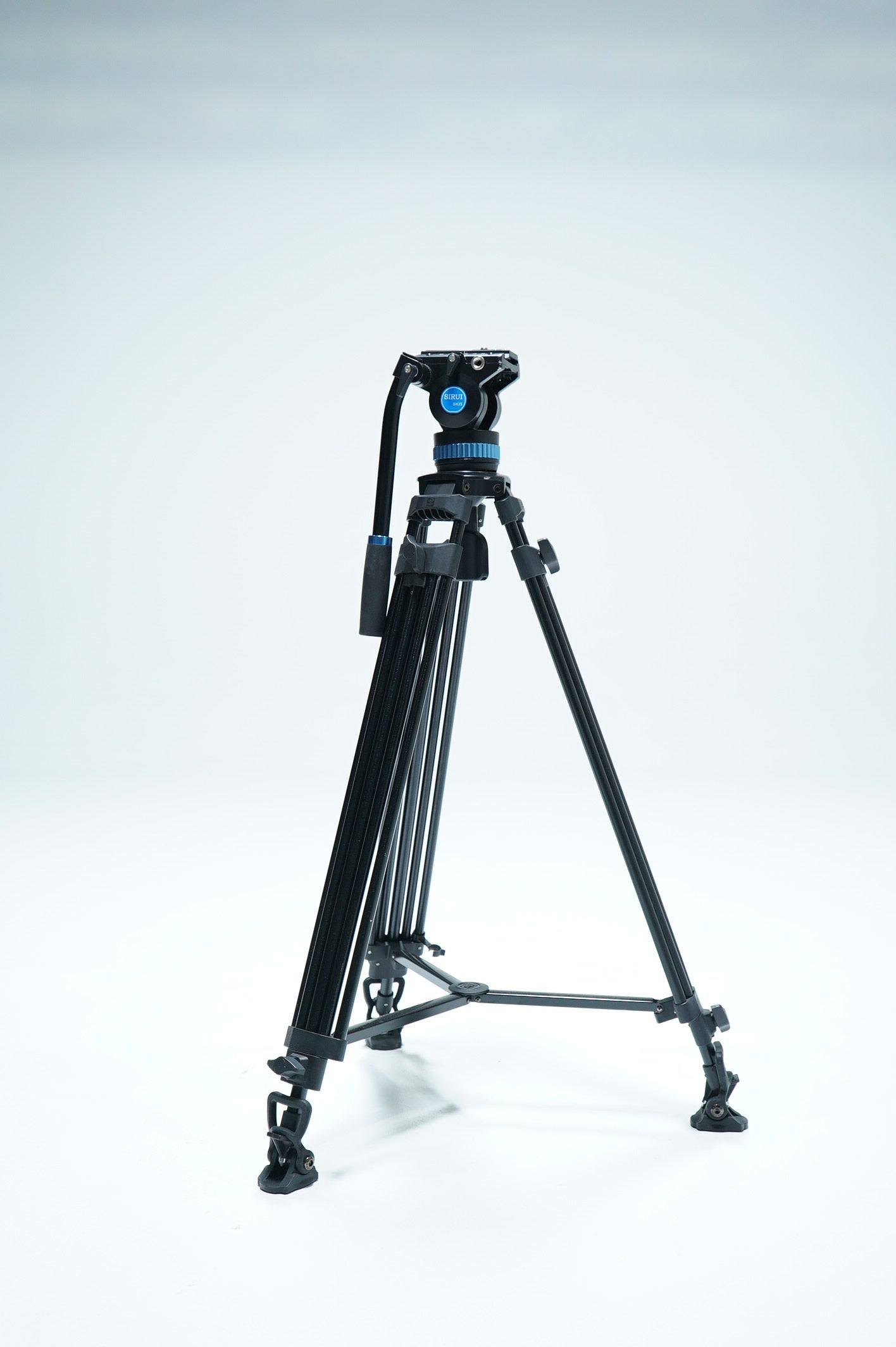 Sirui SH25/15607 Aluminum Tripod W/Fluid Head, Used