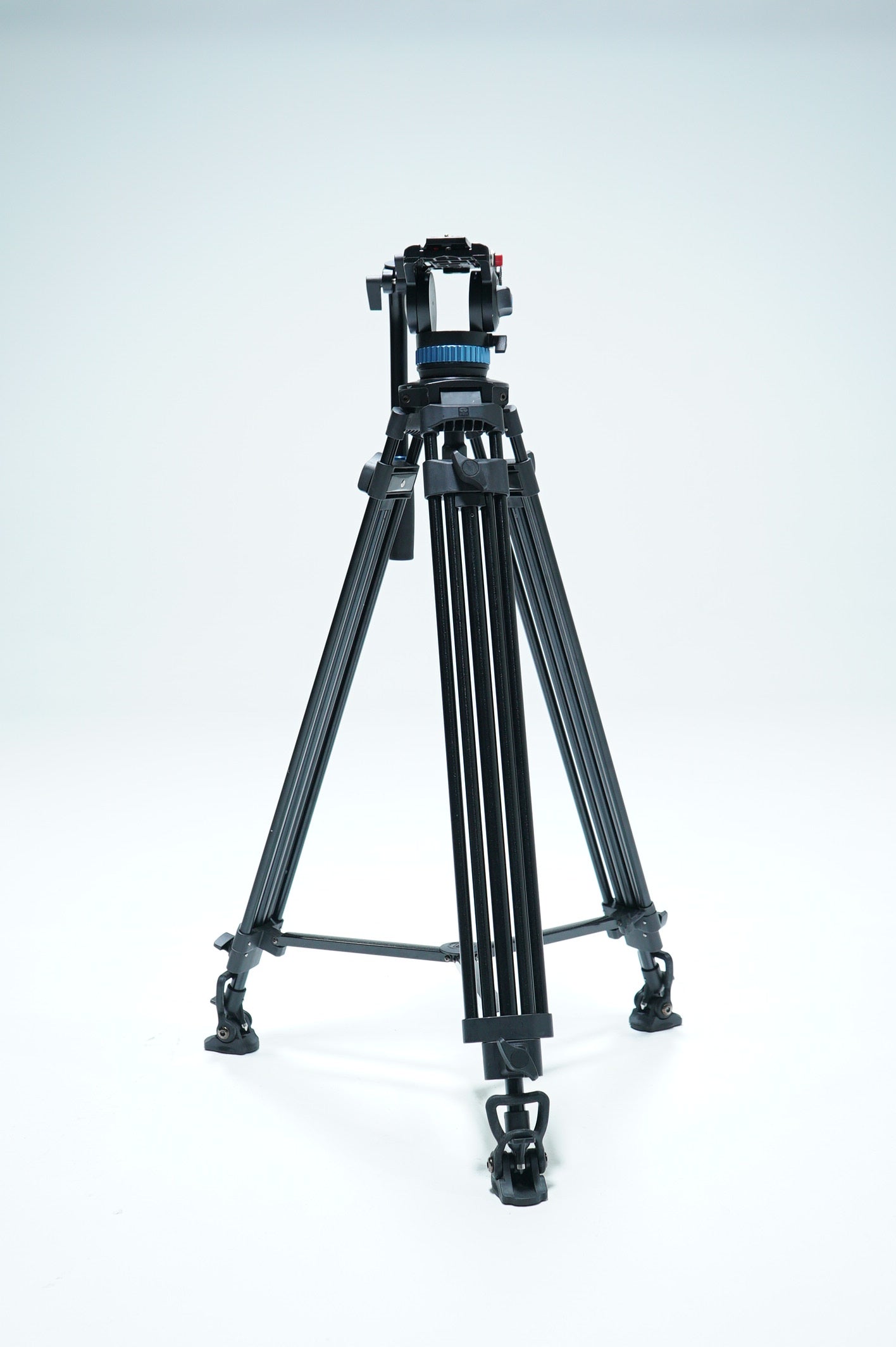 Sirui SH25/15607 Aluminum Tripod W/Fluid Head, Used