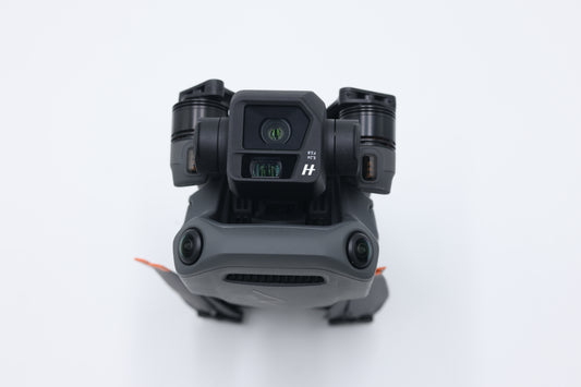DJI MAVIC3FMC/E0448 Mavic 3 Fly More Combo w/RC Remote, Used