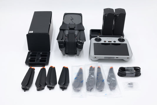 DJI MAVIC3FMC/E0448 Mavic 3 Fly More Combo w/RC Remote, Used