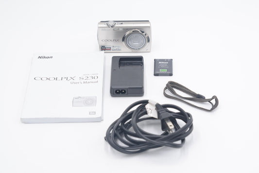 Nikon S230/53064 Coolpix S320, Silver, Used