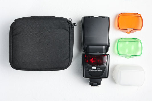 Nikon SB700/77917 SB700 Speedlight, Used