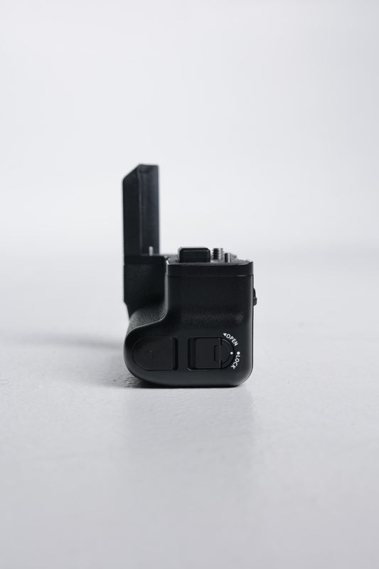 Fujifilm VGXT4/13069 Vertical Battery Grip F/XT4, Used