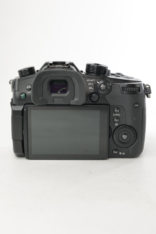 Panasonic GH5/35100/04212 DC-GH5 + 35-100mm f/2.8 Lens, Used