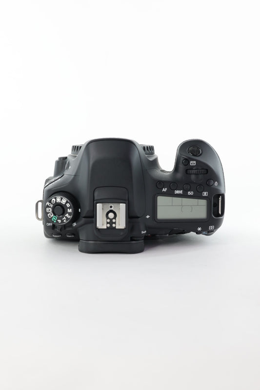 Canon EOS80D/1855/06331 EOS 80D, EF-S 18-55mm f/3.5-5.6 IS STM, Used